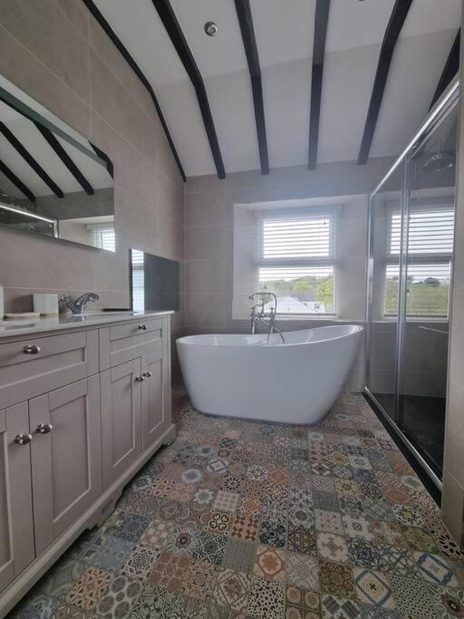 Luxurious Cottage With Hot Tub, Lake District Duddon Luaran gambar