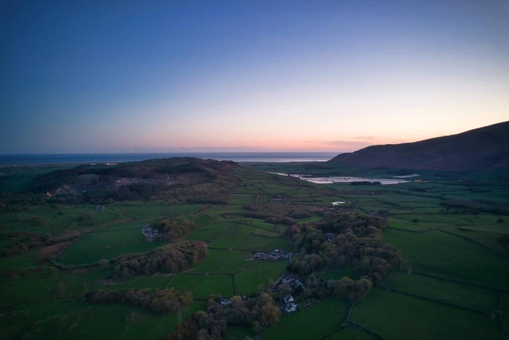 Luxurious Cottage With Hot Tub, Lake District Duddon Luaran gambar