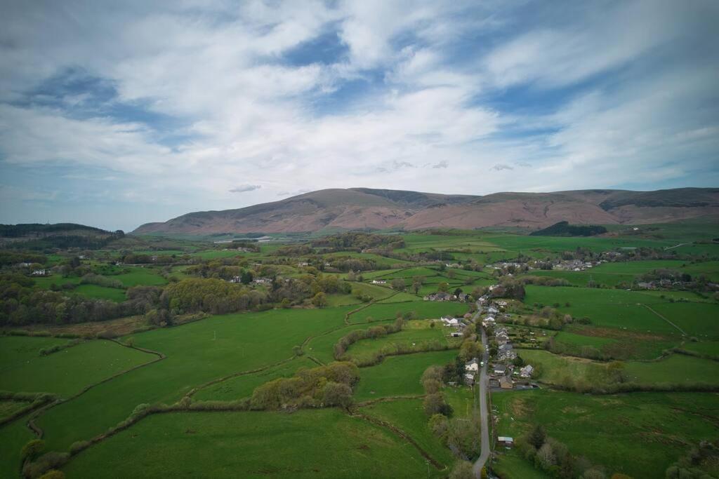 Luxurious Cottage With Hot Tub, Lake District Duddon Luaran gambar