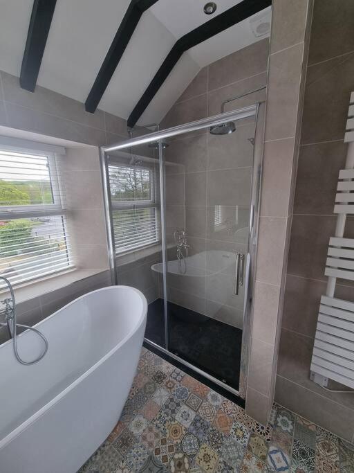 Luxurious Cottage With Hot Tub, Lake District Duddon Luaran gambar